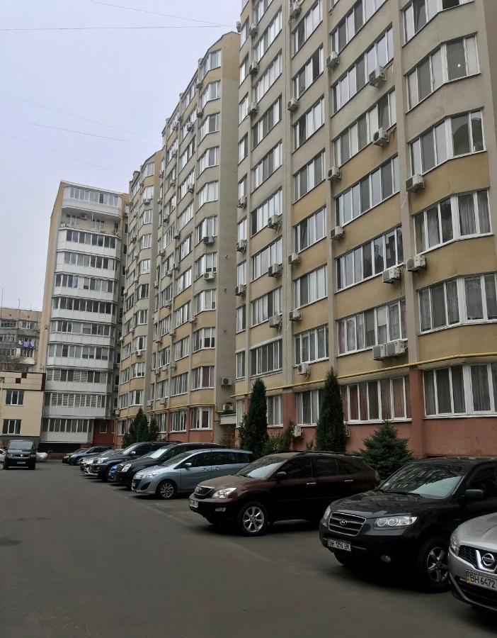Apartments & Vernissage On Kostandi Street Odessa Eksteriør bilde